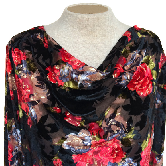 Tradition Semi Sheer Black Velvet Floral Blouse PM - Picture 2 of 8
